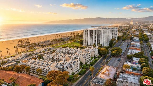 2930 Neilson Way 408, Santa Monica, CA 90405