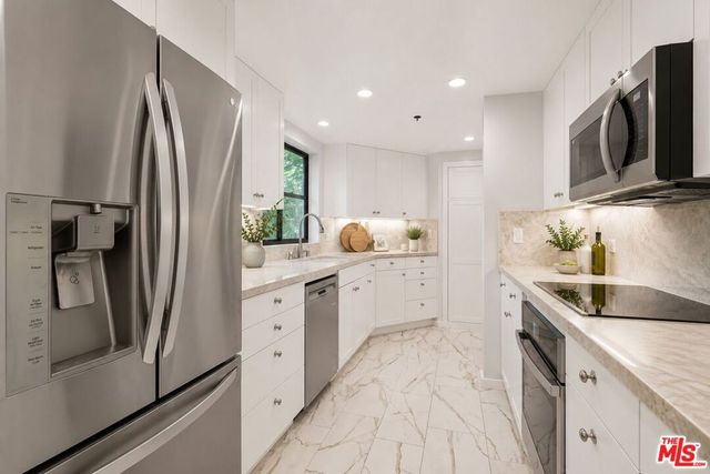 2930 Neilson Way 408, Santa Monica, CA 90405