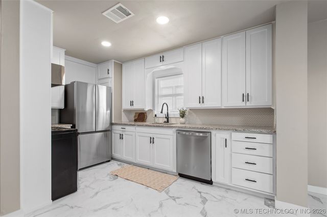 1312 N 3rd Avenue W, Durant, OK 74701