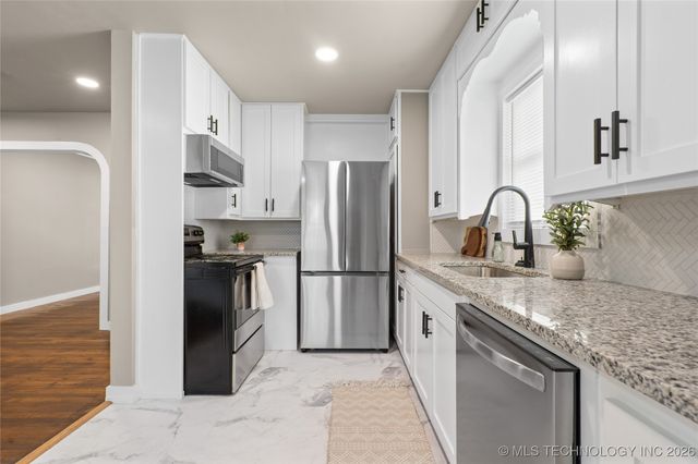 1312 N 3rd Avenue W, Durant, OK 74701