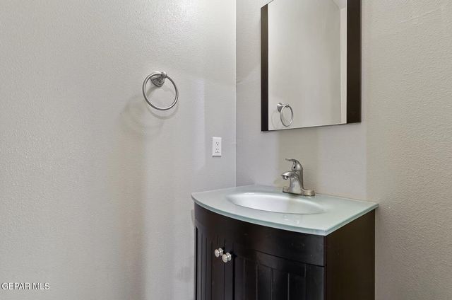 5501 N Stanton Street 7, El Paso, TX 79912