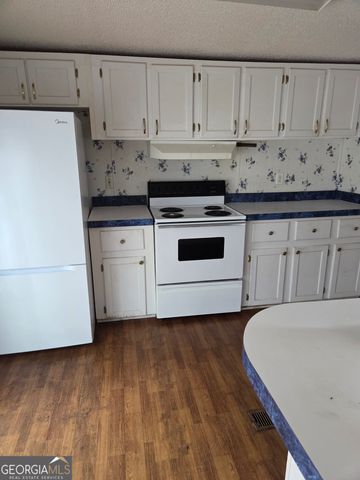 453 Lake Drive, Manchester, GA 31816