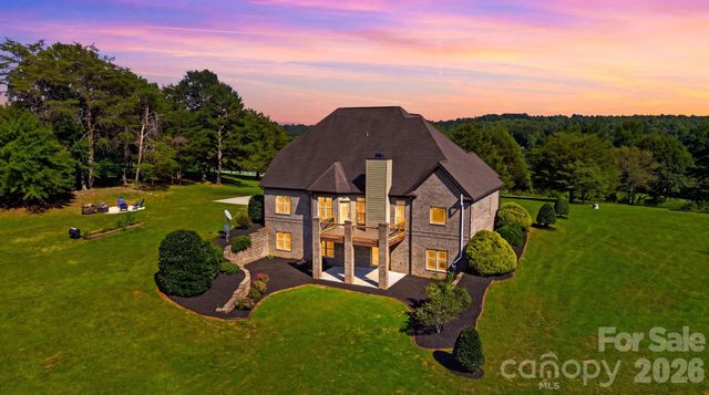 8040 Young Road, Hickory, NC 28602