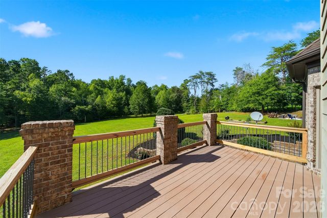 8040 Young Road, Hickory, NC 28602