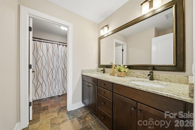 8040 Young Road, Hickory, NC 28602