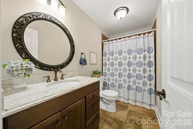 8040 Young Road, Hickory, NC 28602