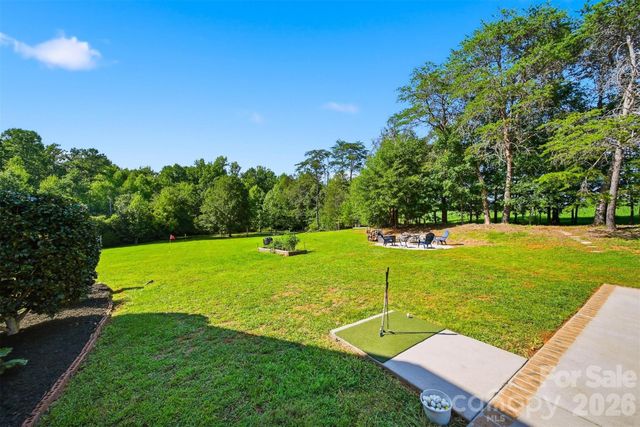 8040 Young Road, Hickory, NC 28602