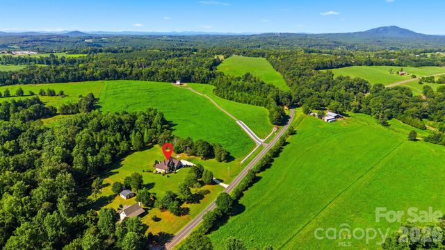 8040 Young Road, Hickory, NC 28602