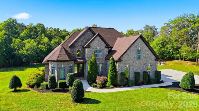 8040 Young Road, Hickory, NC 28602