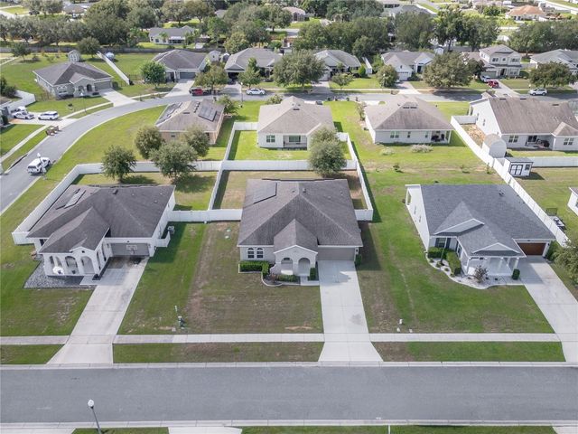 37102 SCENIC BLUFF DRIVE, Grand Island, FL 32735