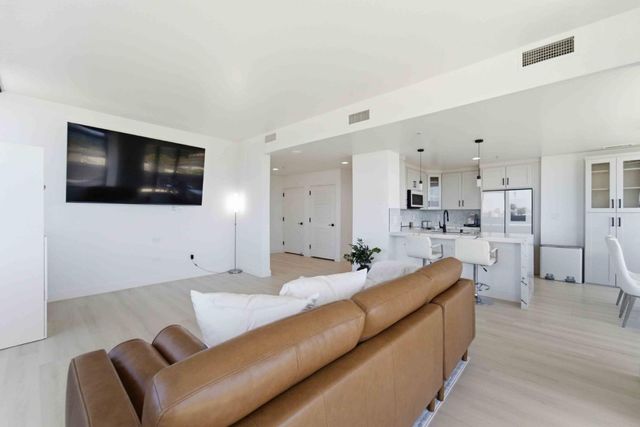 38 N Almaden Boulevard 611, San Jose, CA 95110