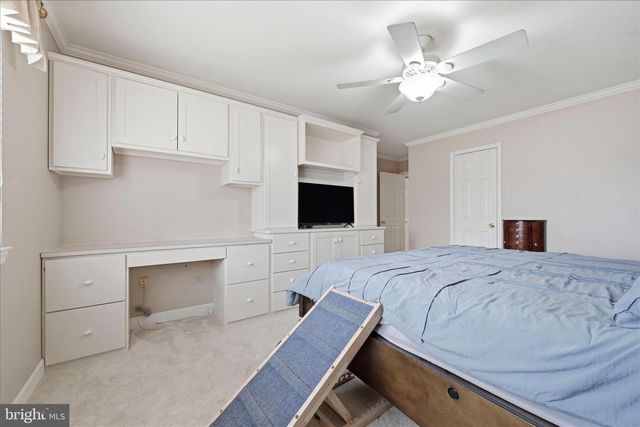 1001 VILLAGE RD, Orwigsburg, PA 17961