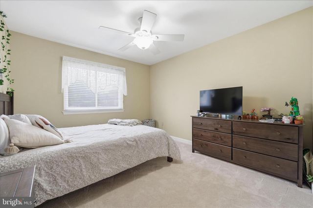 1001 VILLAGE RD, Orwigsburg, PA 17961