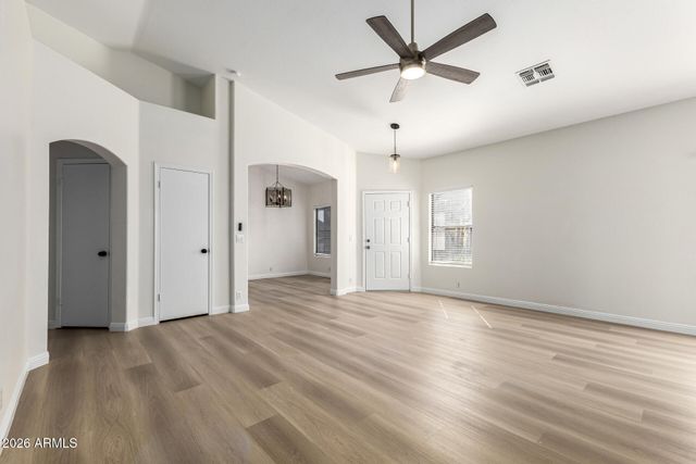 8782 W SHAW BUTTE Drive, Peoria, AZ 85345