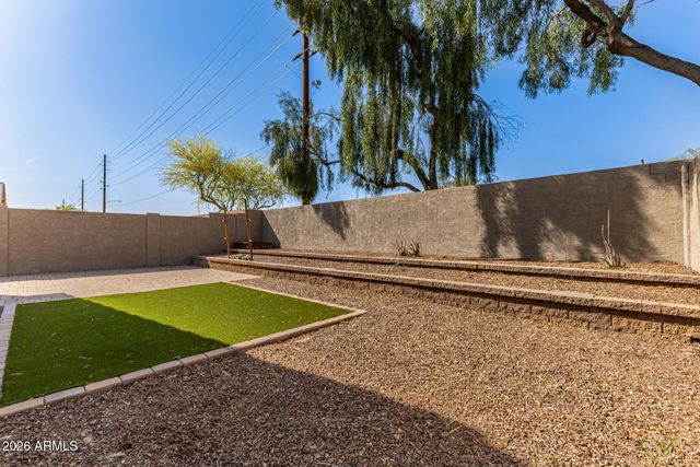 8782 W SHAW BUTTE Drive, Peoria, AZ 85345