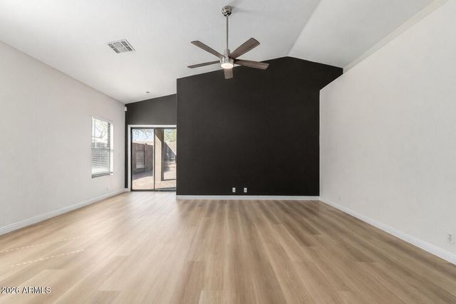 8782 W SHAW BUTTE Drive, Peoria, AZ 85345