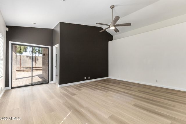 8782 W SHAW BUTTE Drive, Peoria, AZ 85345