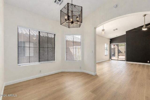 8782 W SHAW BUTTE Drive, Peoria, AZ 85345