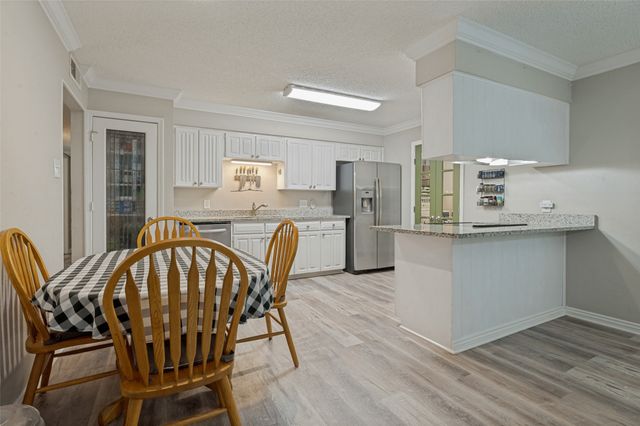 3217 Meadow Wood Lane, Bedford, TX 76021