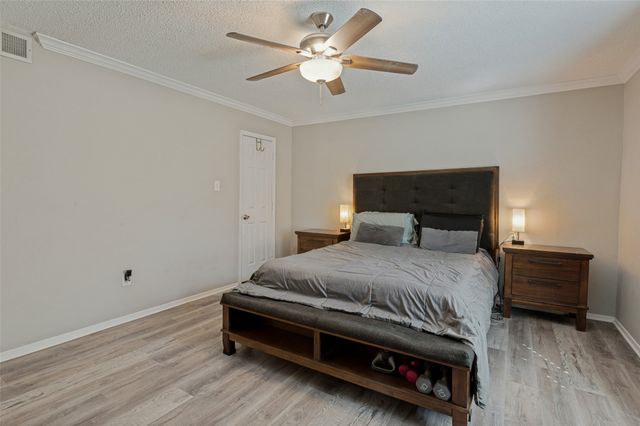 3217 Meadow Wood Lane, Bedford, TX 76021