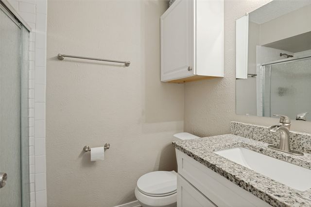 3217 Meadow Wood Lane, Bedford, TX 76021