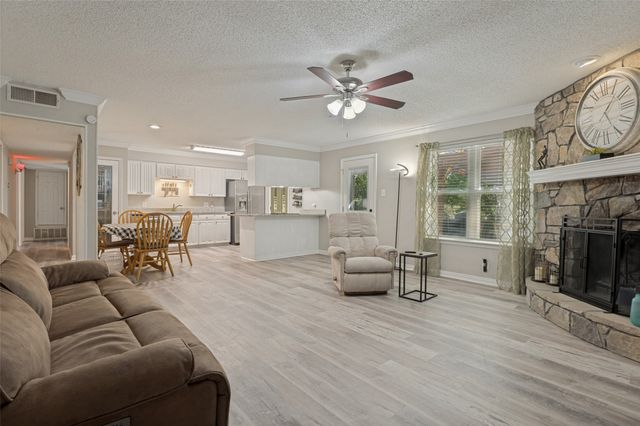 3217 Meadow Wood Lane, Bedford, TX 76021