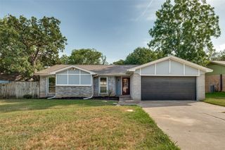 3217 Meadow Wood Lane, Bedford, TX 76021