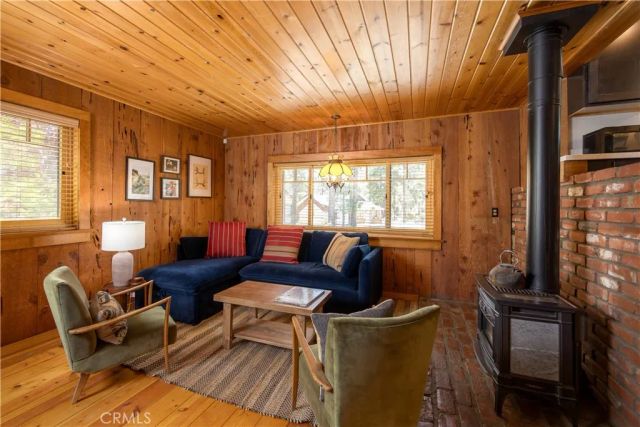 40153 Lakeview Drive, Big Bear Lake, CA 92315