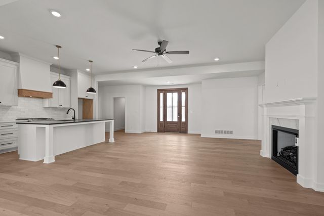 5109 MODESTO DR, Columbia, MO 65203