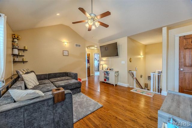 18989 Ladera Road, Waynesville, MO 65583