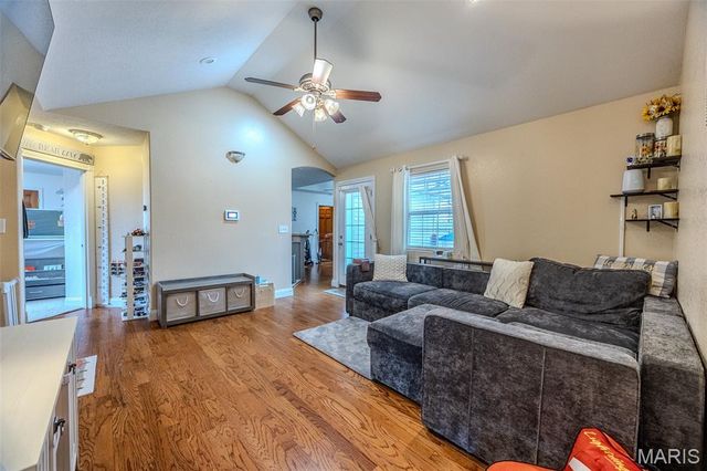 18989 Ladera Road, Waynesville, MO 65583