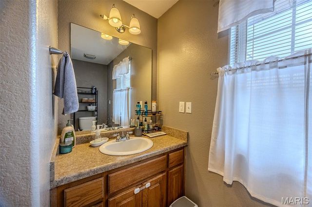 18989 Ladera Road, Waynesville, MO 65583