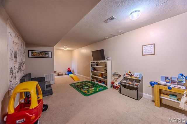 18989 Ladera Road, Waynesville, MO 65583