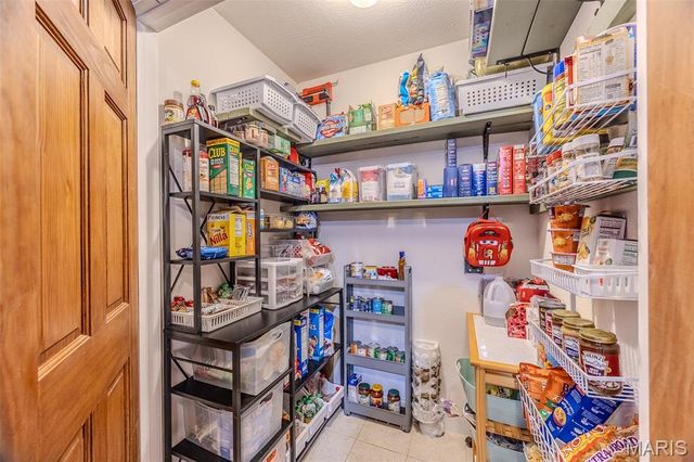 18989 Ladera Road, Waynesville, MO 65583