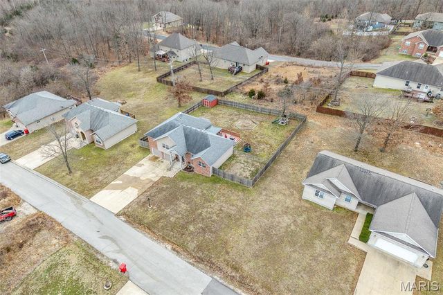 18989 Ladera Road, Waynesville, MO 65583