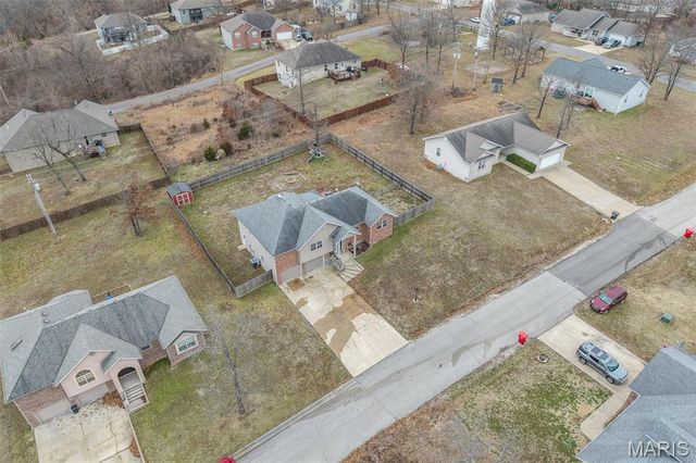 18989 Ladera Road, Waynesville, MO 65583