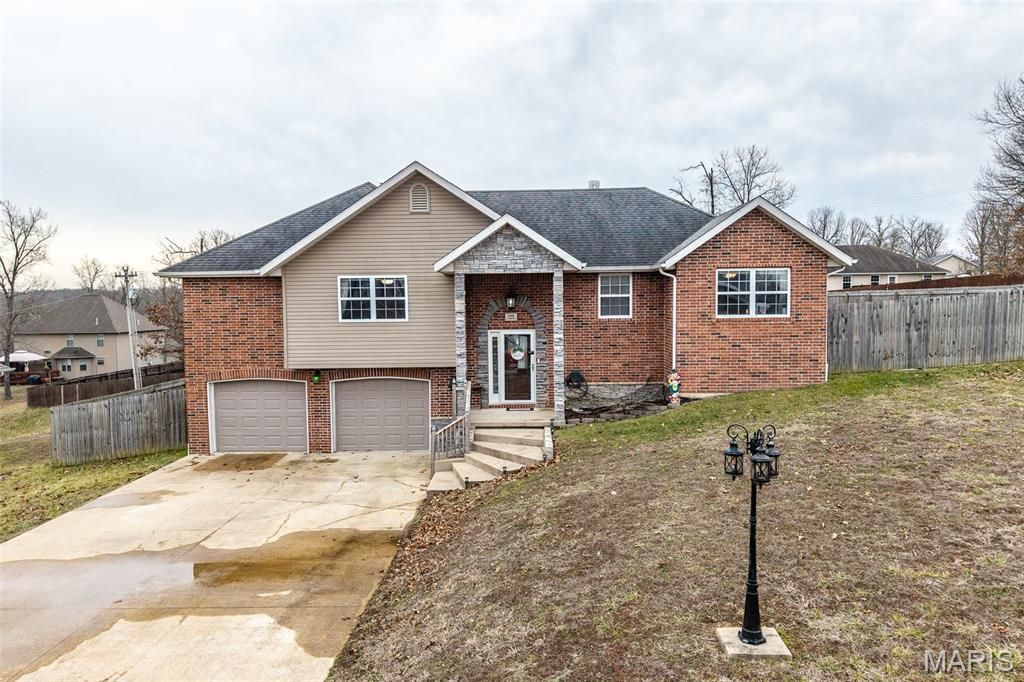 18989 Ladera Road, Waynesville, MO 65583