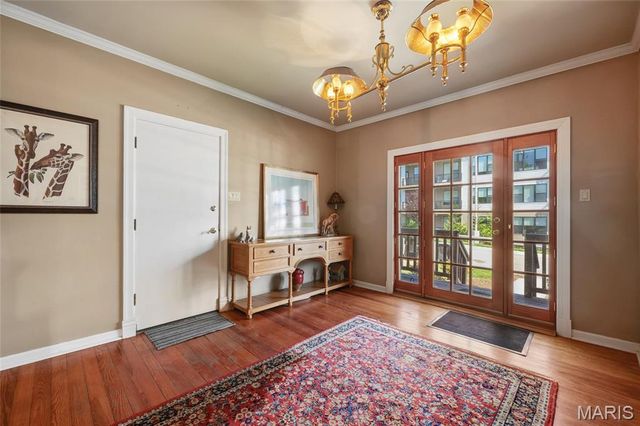 8686 Barby Lane, University City, MO 63124