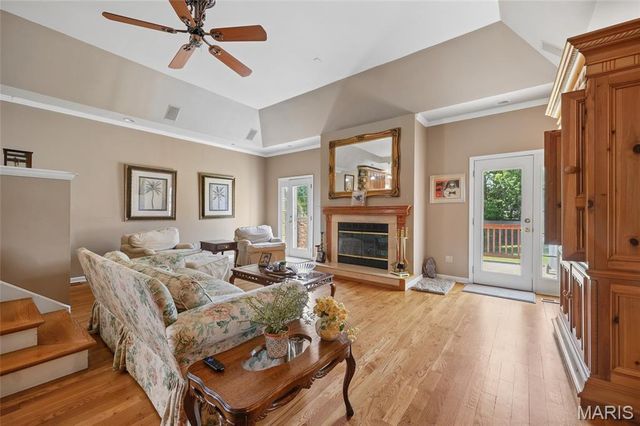 8686 Barby Lane, University City, MO 63124