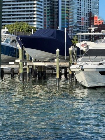 1901 Brickell Ave, Miami, FL 33129