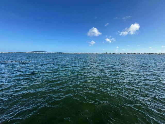 1901 Brickell Ave, Miami, FL 33129