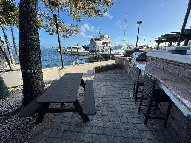 1901 Brickell Ave, Miami, FL 33129