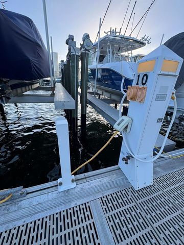 1901 Brickell Ave, Miami, FL 33129