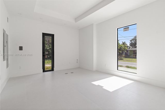 201 NW 14 WAY, Dania Beach, FL 33004