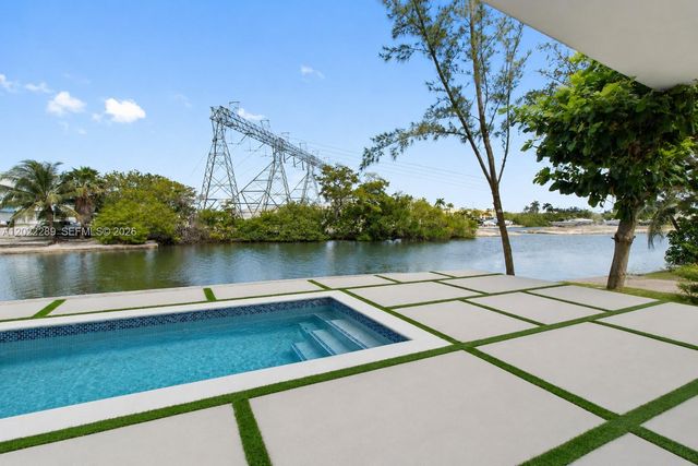 201 NW 14 WAY, Dania Beach, FL 33004