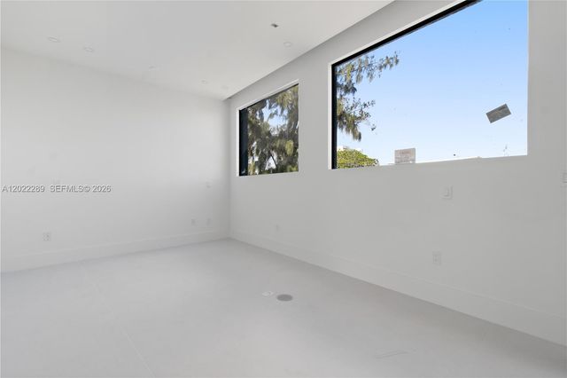 201 NW 14 WAY, Dania Beach, FL 33004