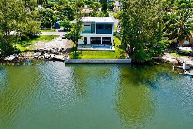 201 NW 14 WAY, Dania Beach, FL 33004