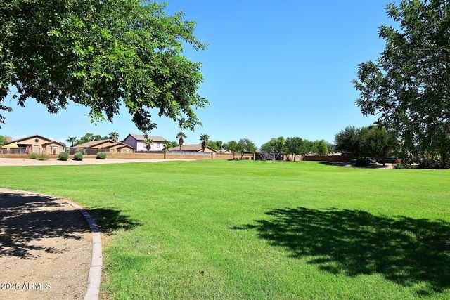 3327 W LEODRA Lane, Phoenix, AZ 85041