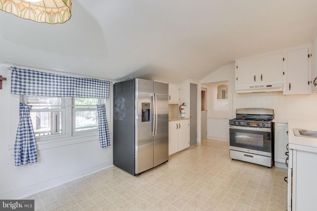 26 CHESTNUT ST, Lumberton, NJ 08048
