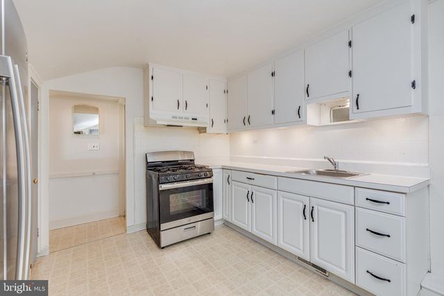 26 CHESTNUT ST, Lumberton, NJ 08048